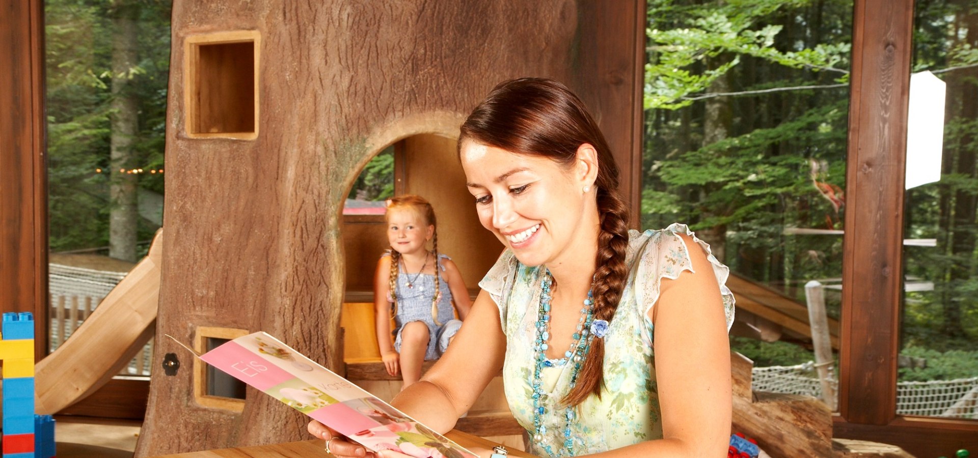 Großzügiger Indoor-Spielplatz im Restaurant &quot;Tischlein Deck Dich&quot; im Vergnügungspark Ruhpolding., © Freizeitpark Ruhpolding