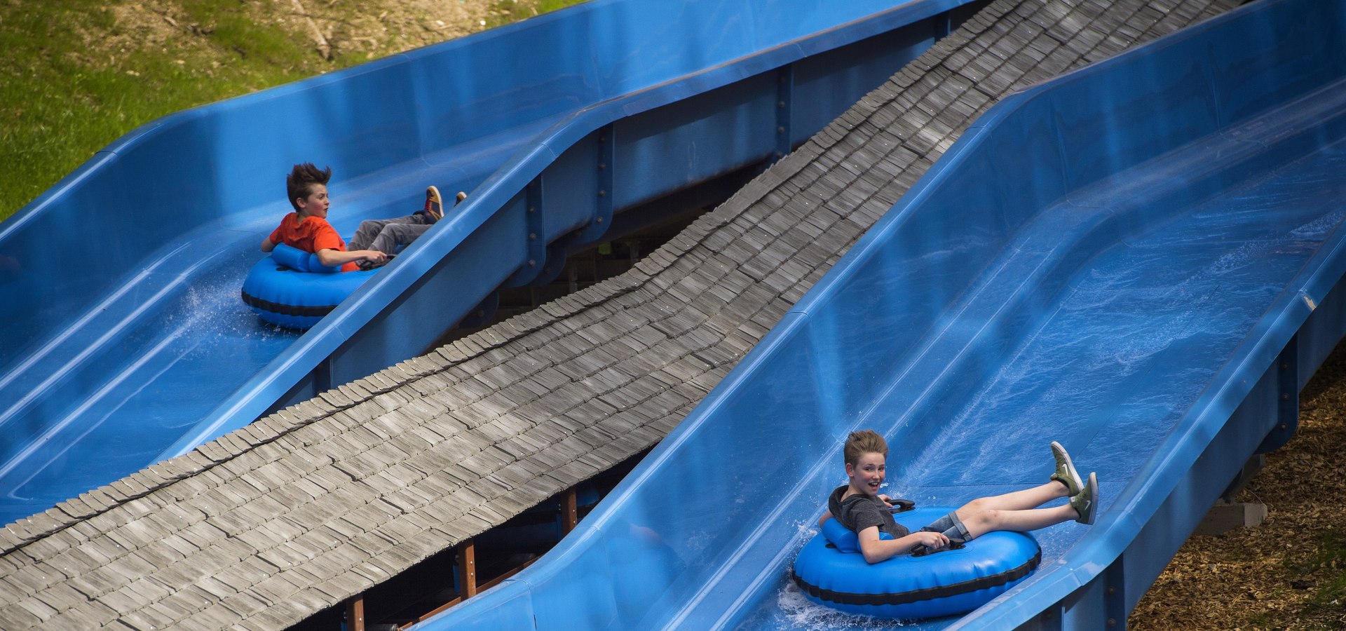 Mit den Bootsrutschen durch den Kinderpark Ruhpolding brausen., © Freizeitpark Ruhpolding