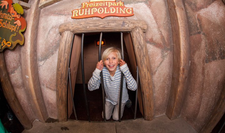 Das Kristallbergwerk im Kinderpark Ruhpolding ist ein beliebtes Ausflugsziel in Bayern., © Freizeitpark Ruhpolding