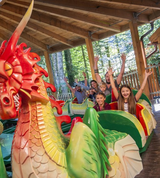Der Drachenritt im Märchenpark Ruhpolding ist auch für kleine Kinder ein Riesenspaß., © Freizeitpark Ruhpolding