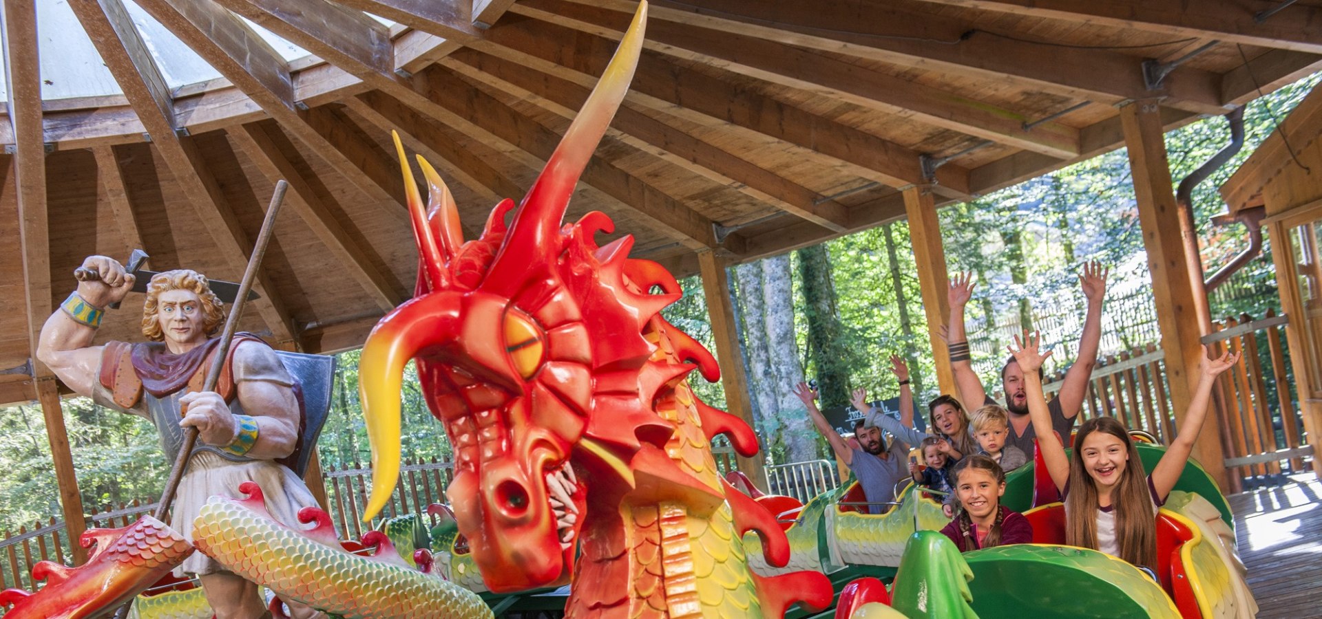 Der Drachenritt im Märchenpark Ruhpolding ist auch für kleine Kinder ein Riesenspaß., © Freizeitpark Ruhpolding