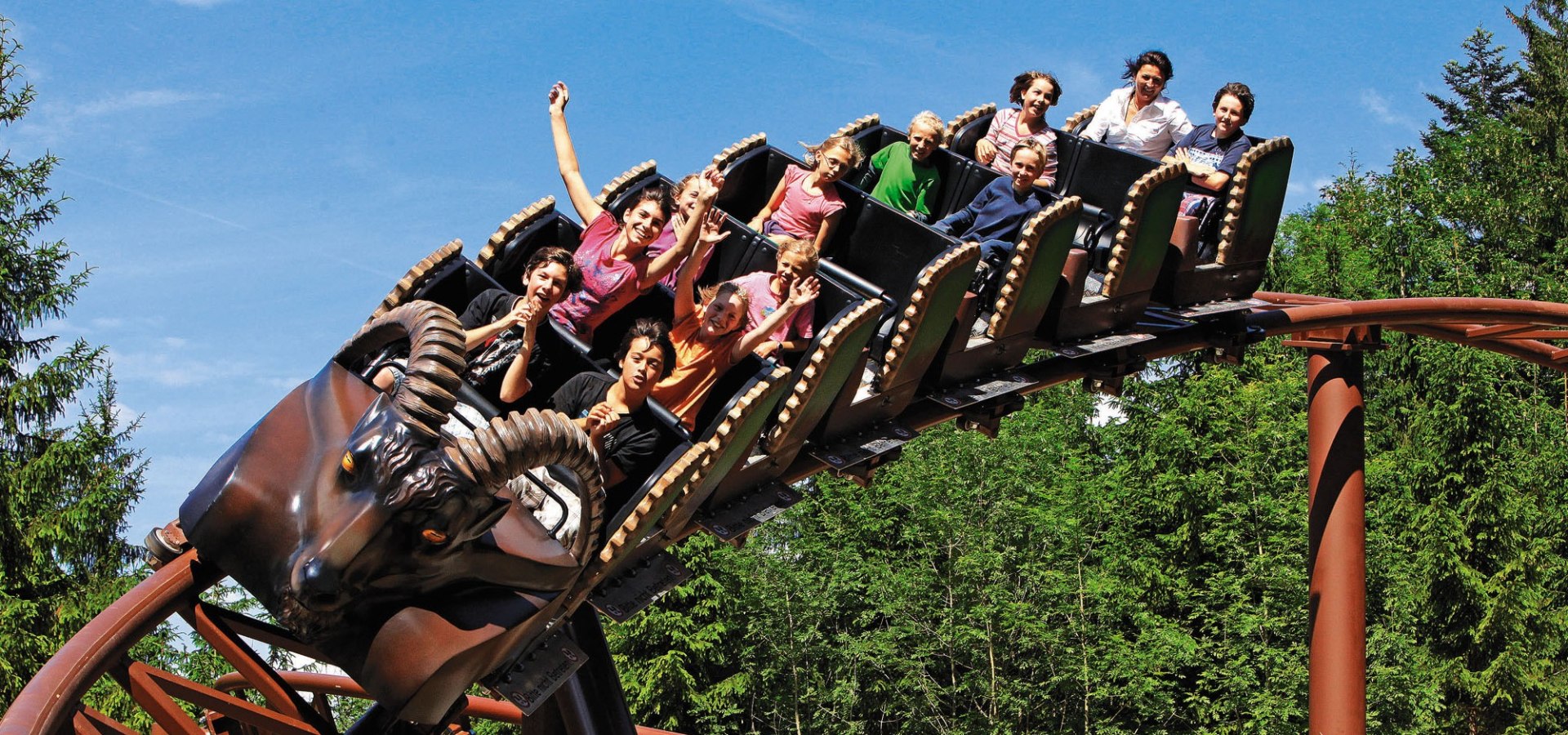 Mit der Berg-Achterbahn durch die Lüfte sausen im Märchenpark Ruhpolding., © Freizeitpark Ruhpolding